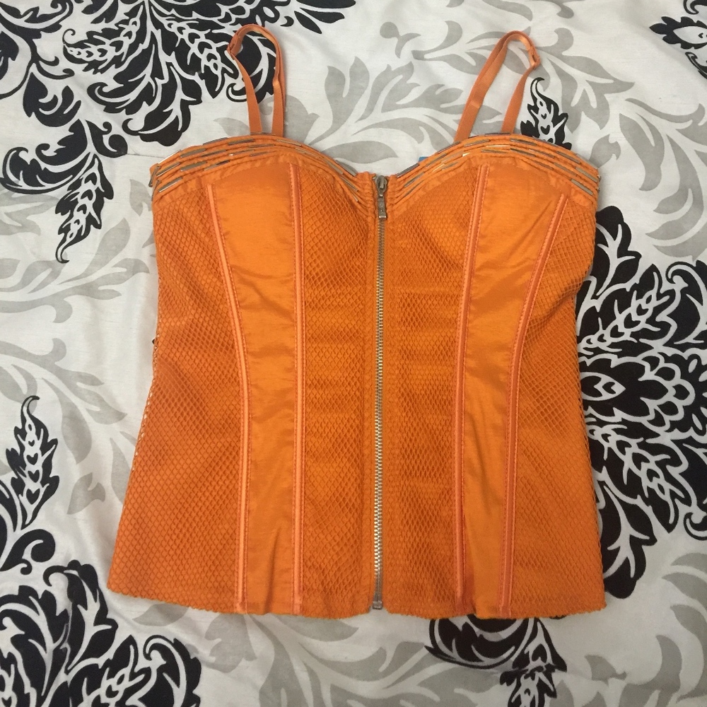 BRAND NEW ORANGE TOP SIZE M
